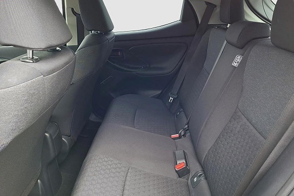 Toyota Yaris 10 of 14