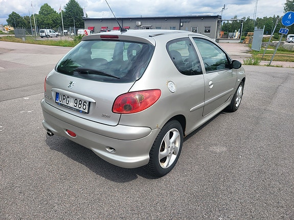 Peugeot 206 3 of 5