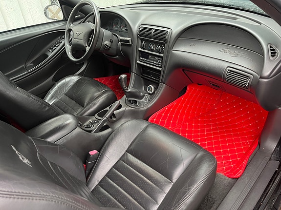 Ford Mustang 9 of 9