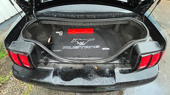Ford Mustang 8 of 9