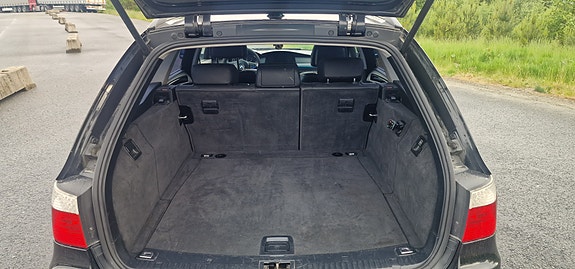 BMW 520d 4 of 5