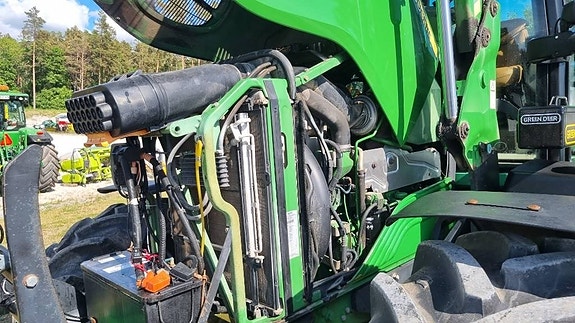 John Deere 7530 16 of 17