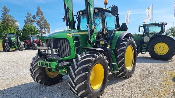 John Deere 7530 4 of 17