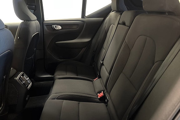 Volvo EX40 12 of 21