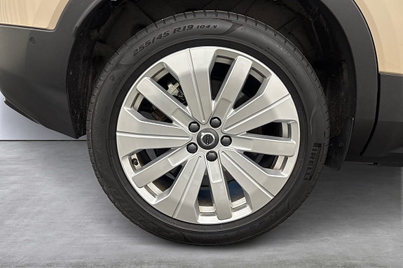 Volvo EX40 14 of 21