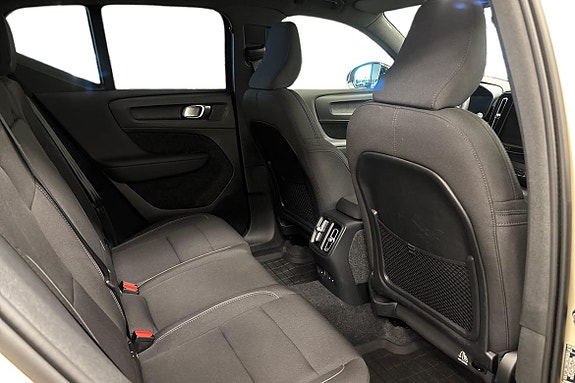 Volvo EX40 11 of 21