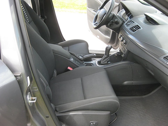 Renault Megane III 10 of 14