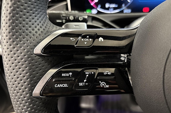Mercedes-Benz E300 16 of 20