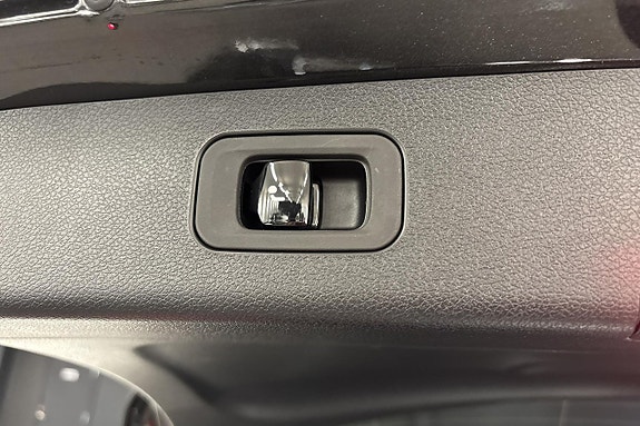 Mercedes-Benz E300 18 of 20