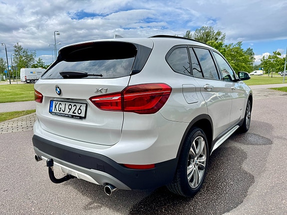 BMW X1 4 of 5