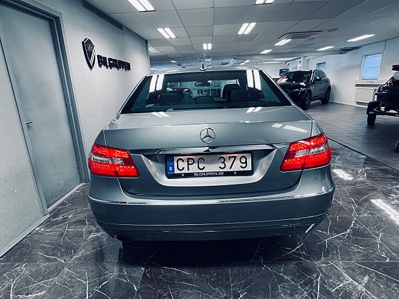Mercedes-Benz E250 5 of 5
