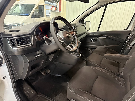 Renault Trafic 10 of 18