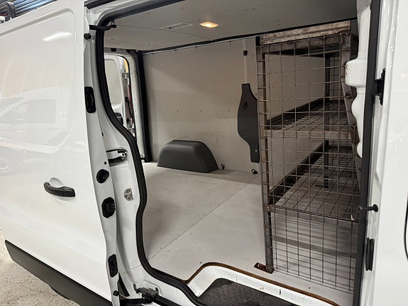 Renault Trafic 16 of 18