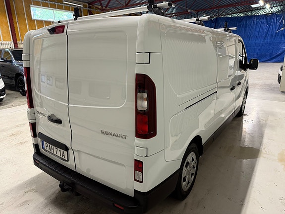 Renault Trafic 4 of 18