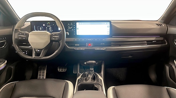 Kia K4 4 of 5