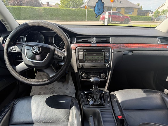 Skoda Superb 9 of 12