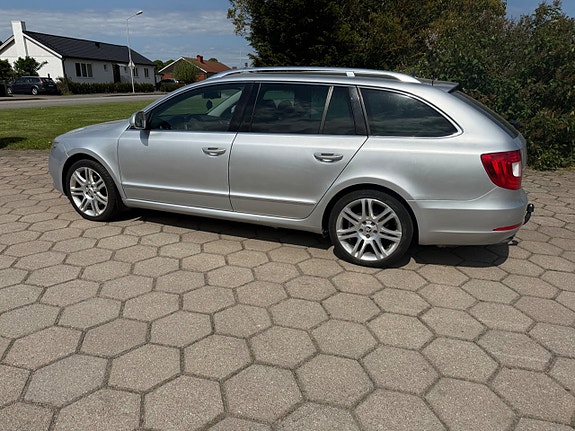 Skoda Superb 8 of 12