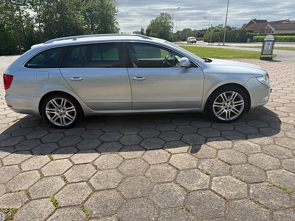 Skoda Superb 4 of 5