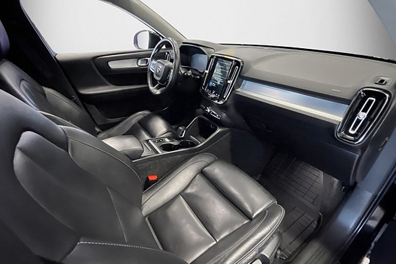 Volvo XC40 8 of 8