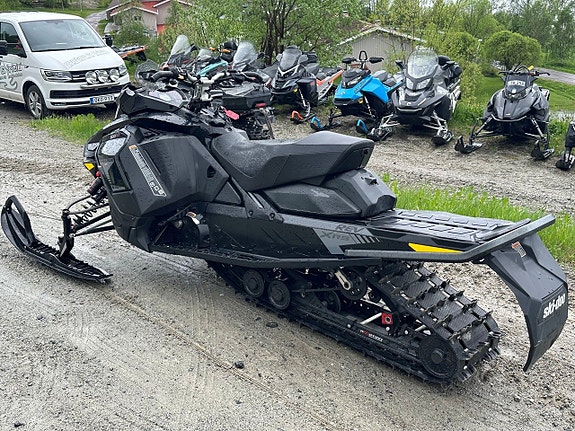 Ski-Doo Renegade X-RS 900 TURBO 3 of 5