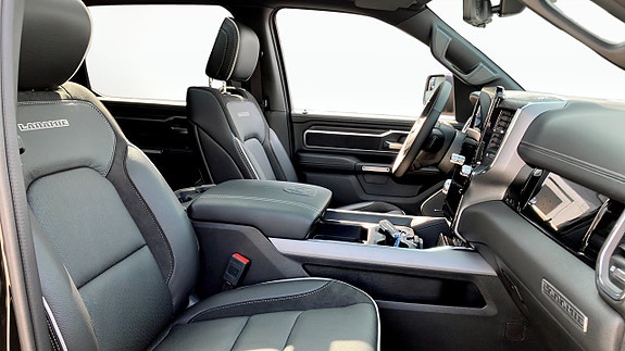 Dodge RAM 1500 3 of 5