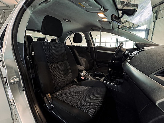 Mitsubishi Lancer 13 of 22