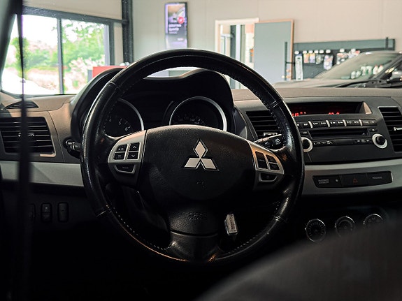 Mitsubishi Lancer 12 of 22
