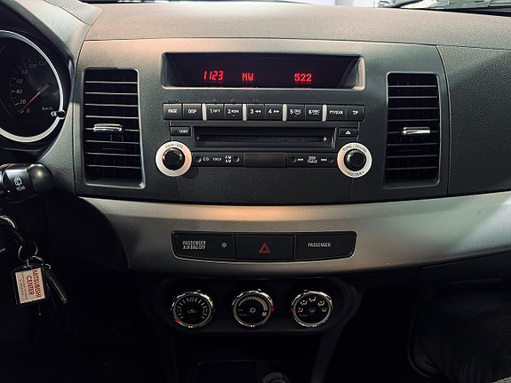 Mitsubishi Lancer 18 of 22
