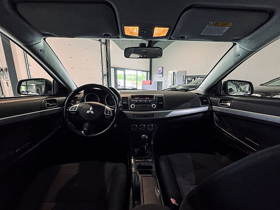 Mitsubishi Lancer 16 of 22