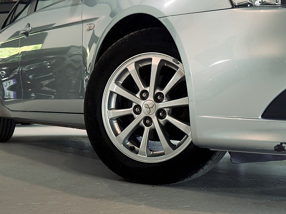 Mitsubishi Lancer 4 of 22