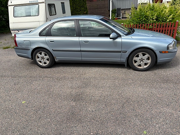 Volvo S80 3 of 4