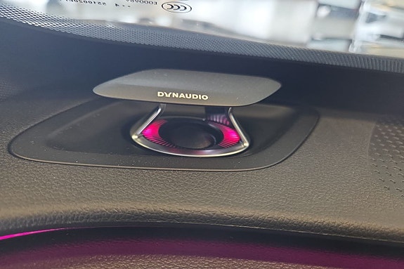 XPeng P7 16 of 16