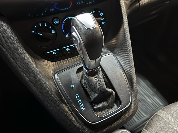 Ford Transit Connect 15 of 16