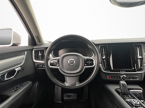 Volvo V90 13 of 30