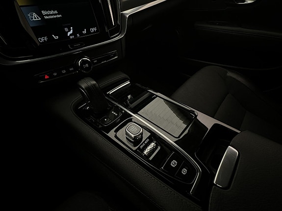 Volvo V90 26 of 30