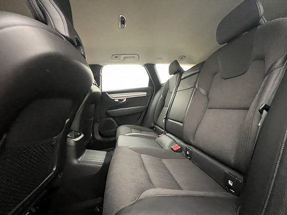 Volvo V90 16 of 30
