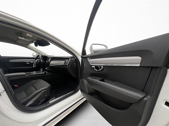 Volvo V90 8 of 30