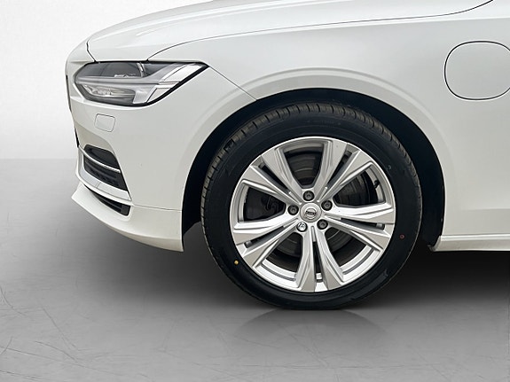 Volvo V90 27 of 30