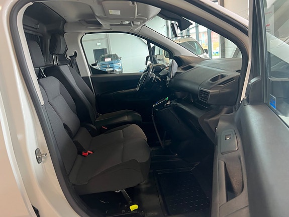 Peugeot Partner 9 of 16