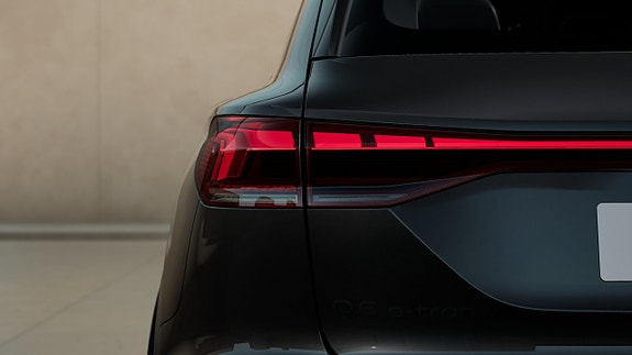 Audi Q6 e-tron 6 of 11