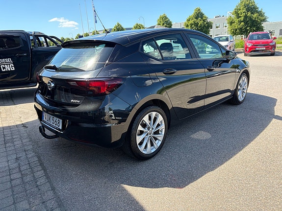 Opel Astra 4 of 5