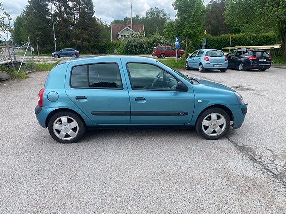 Renault Clio 7 of 10