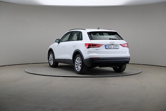 Audi Q3 2 of 5