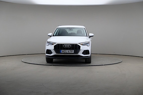 Audi Q3 3 of 5