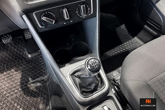 Volkswagen Polo 13 of 21