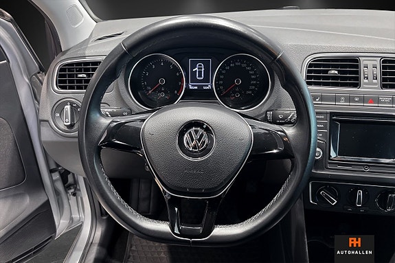 Volkswagen Polo 12 of 21