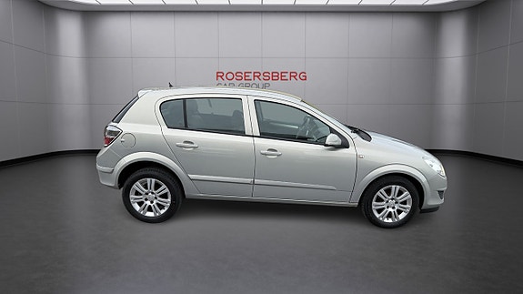 Opel Astra 6 of 8