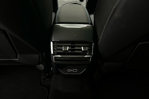Lynk & Co 01 22 of 28