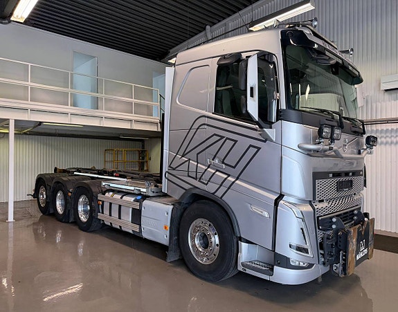 VOLVO FH540 ÅR 2022 LASTVÄXLARE TRIDEM FRONTPLOG