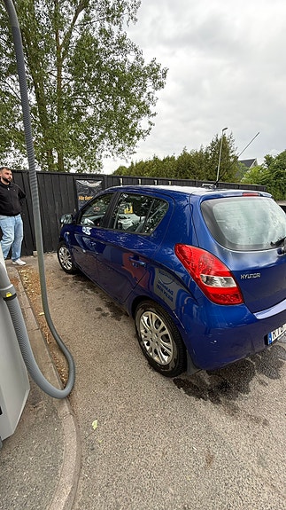 Hyundai i20 4 of 13